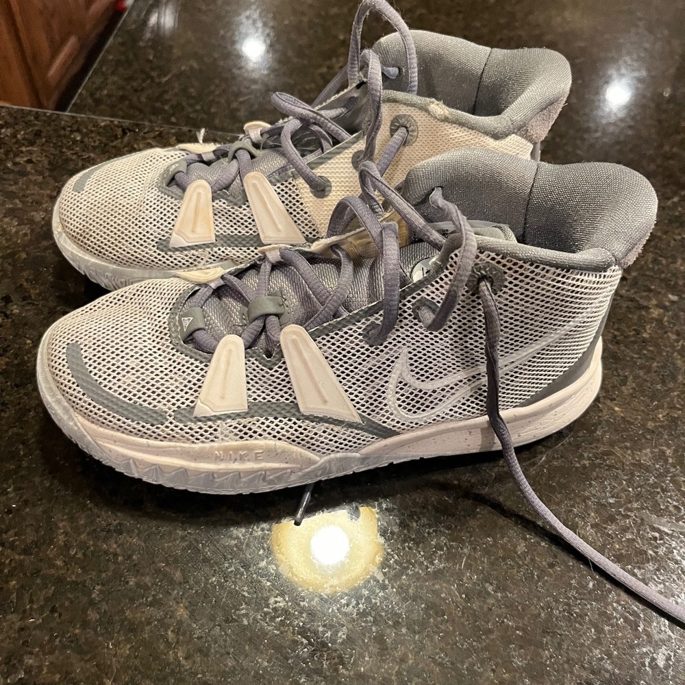 Kyrie Irving Basketball shoes